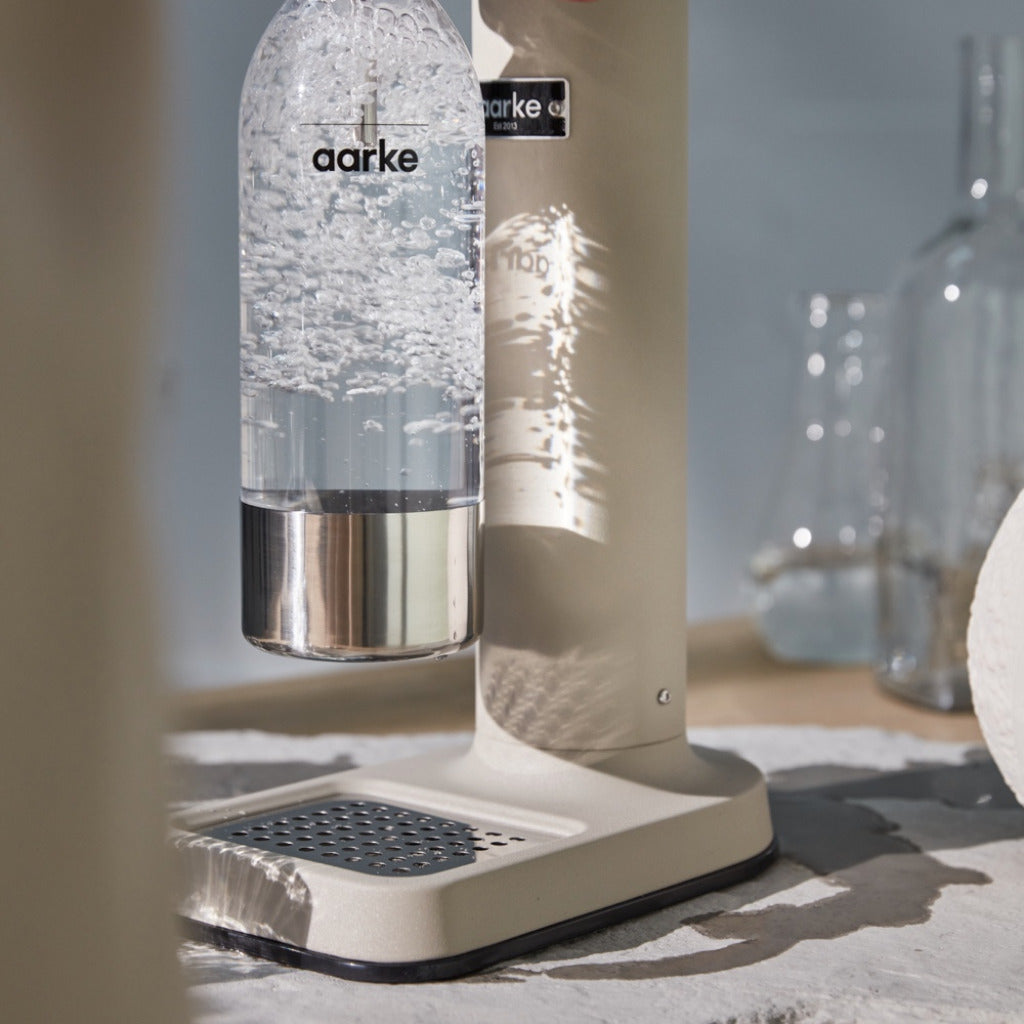 Aarke Water Carbonator III, Sand Lifestyle