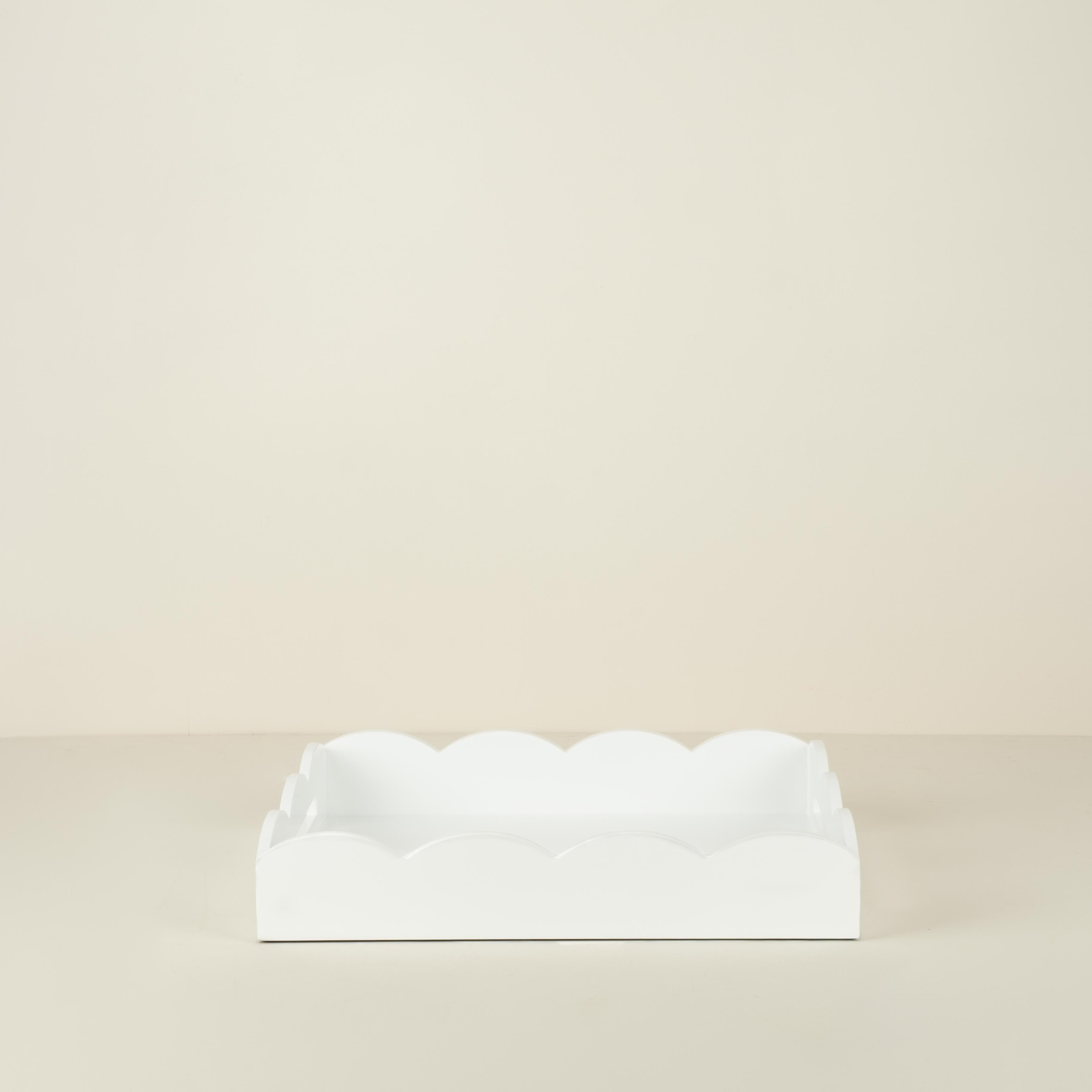 Medium White Lacquered Scallop Tray