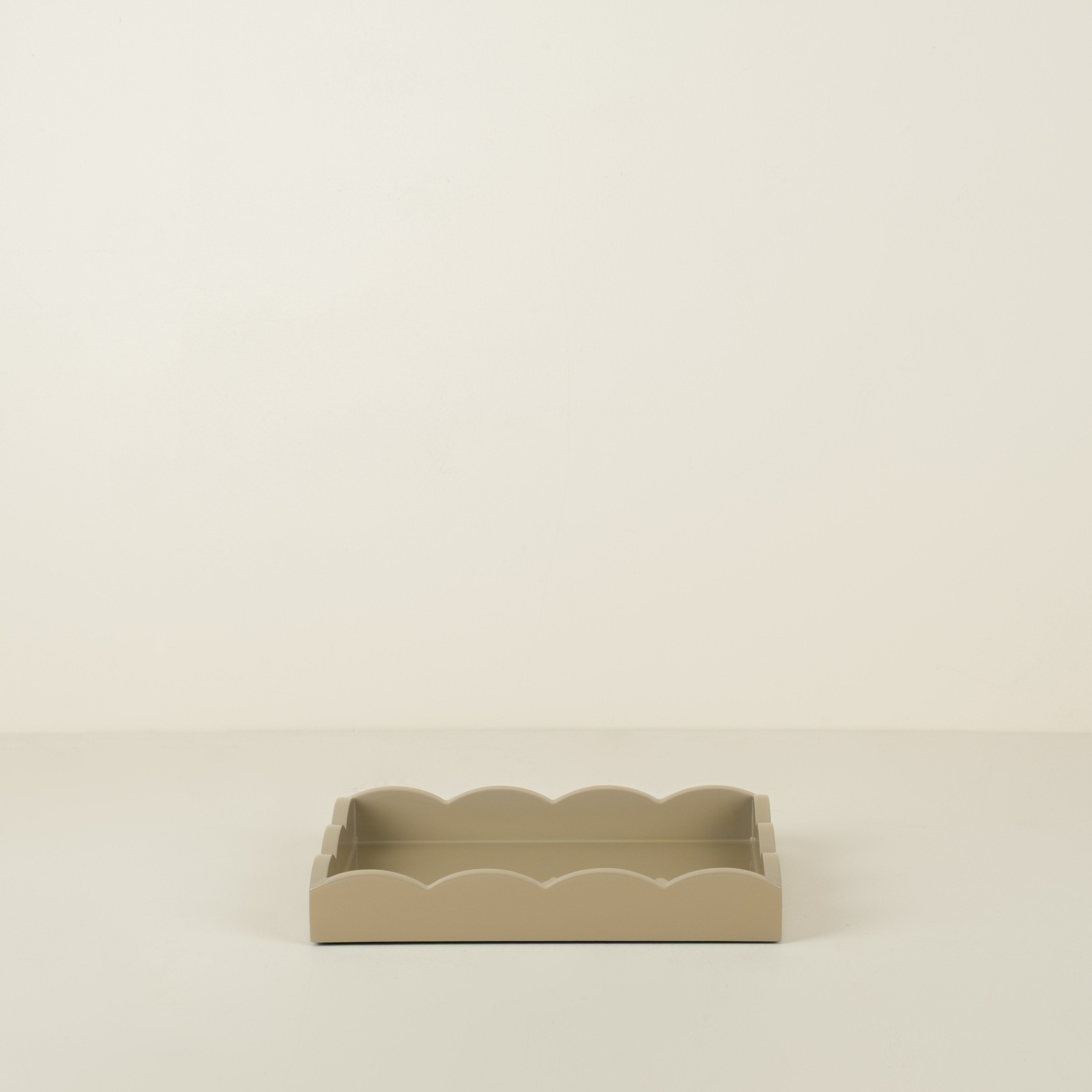 Small Chiffon Lacquered Scallop Tray