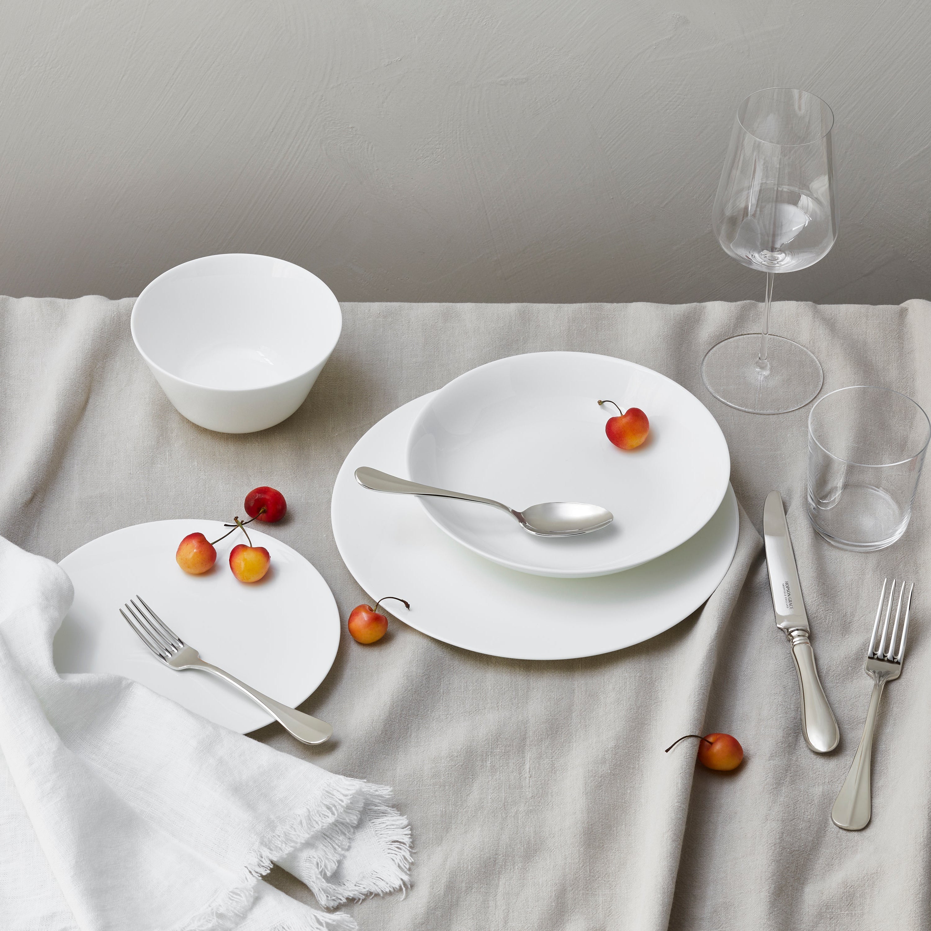 Dibbern Pure Dinnerware Set