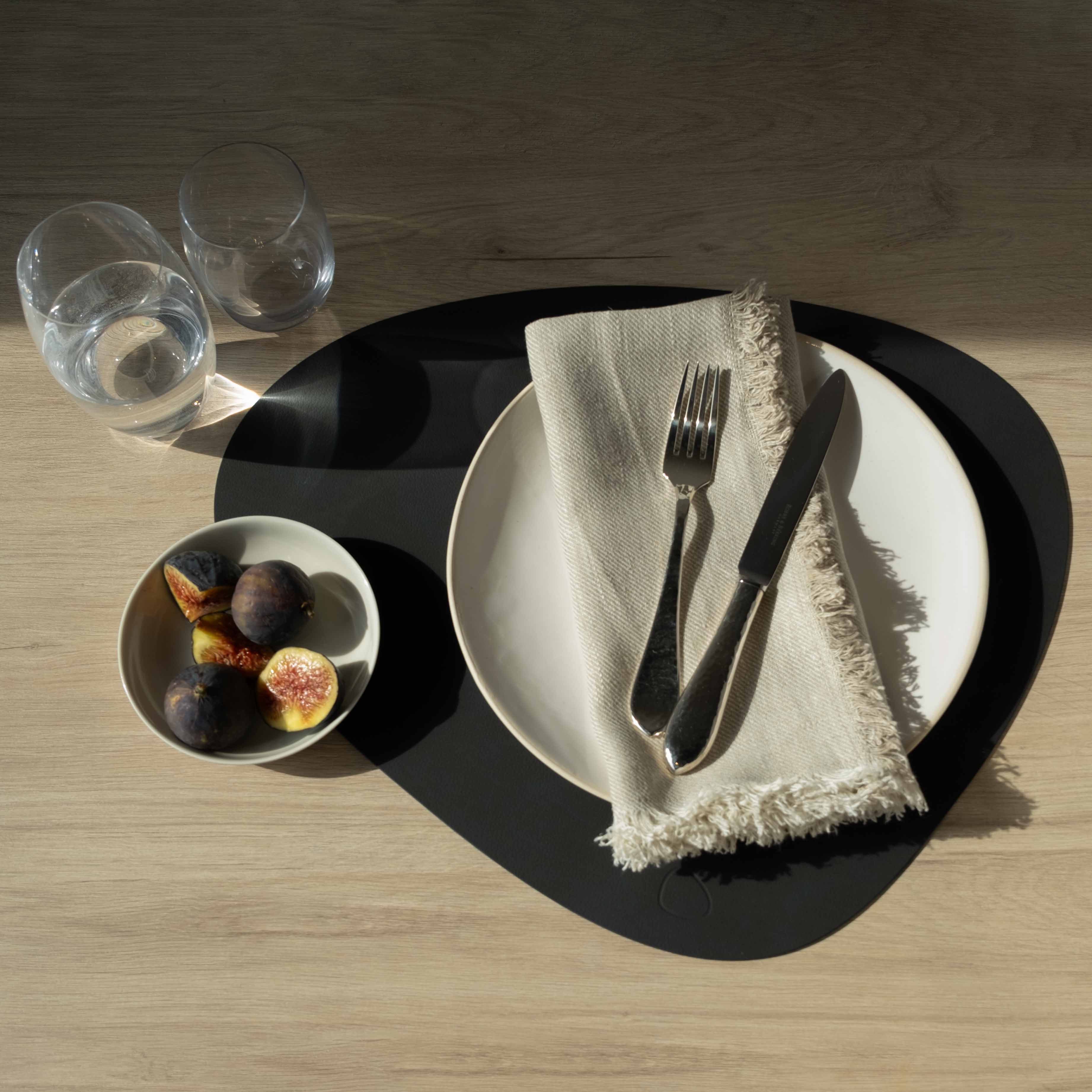 Nupo Curve Recycled Leather Placemat, Black