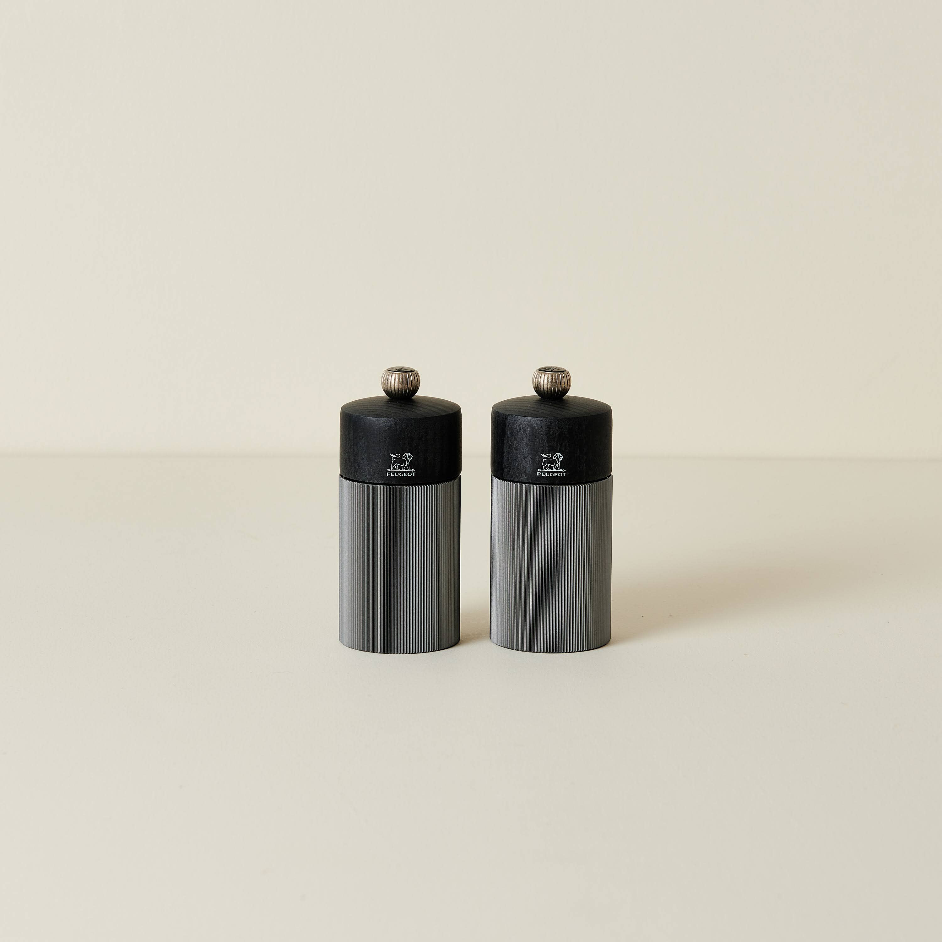Line Salt + Pepper Mill, Dark 5"