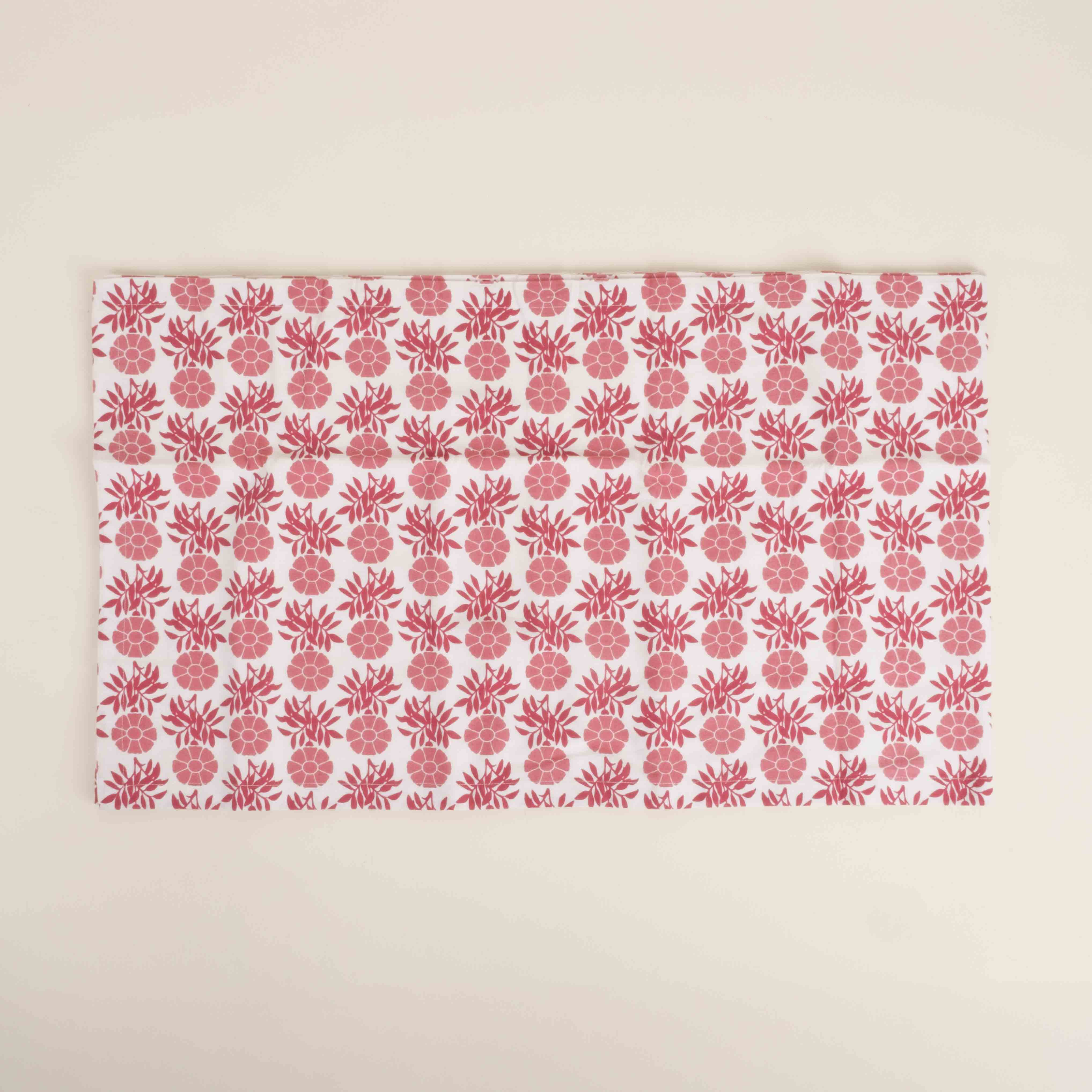 Sabah Berry Table Runner 16x108"