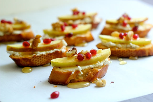 Apple, Honey & Chèvre Crostini