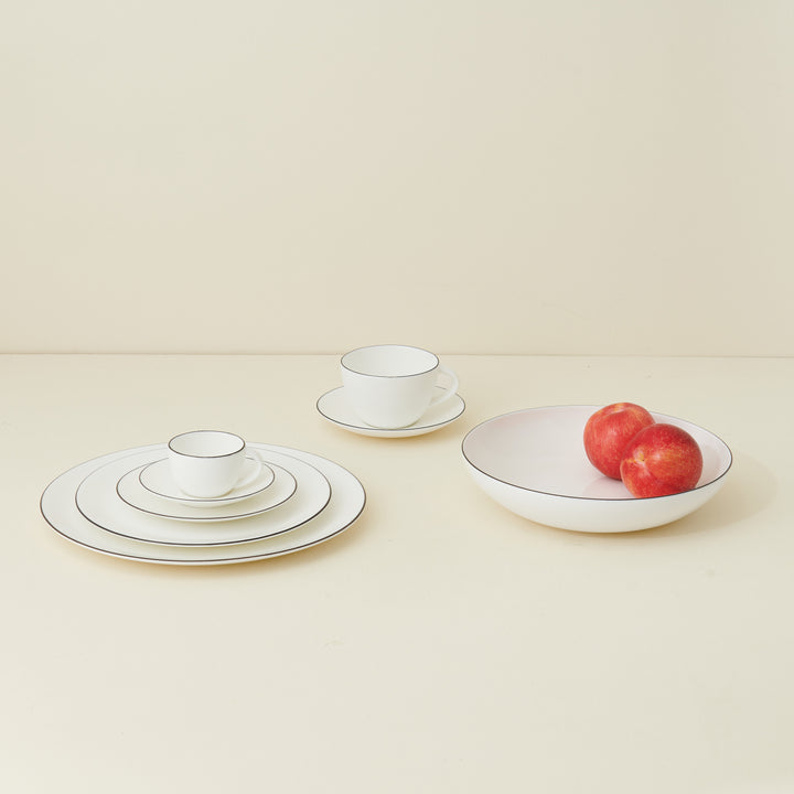 À TABLE | BLACK LINE