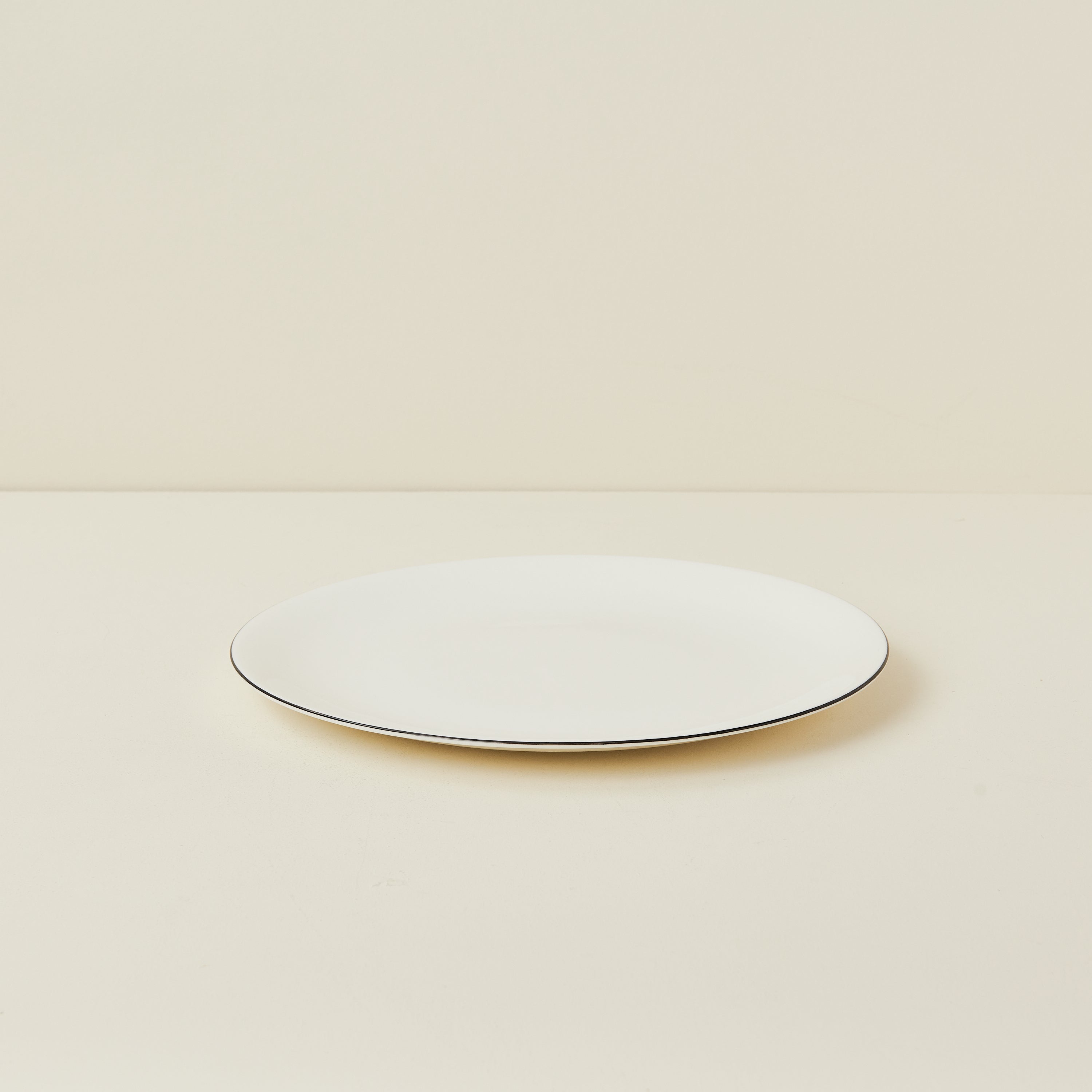 A Table Black Line Extra Large Dinner Plate