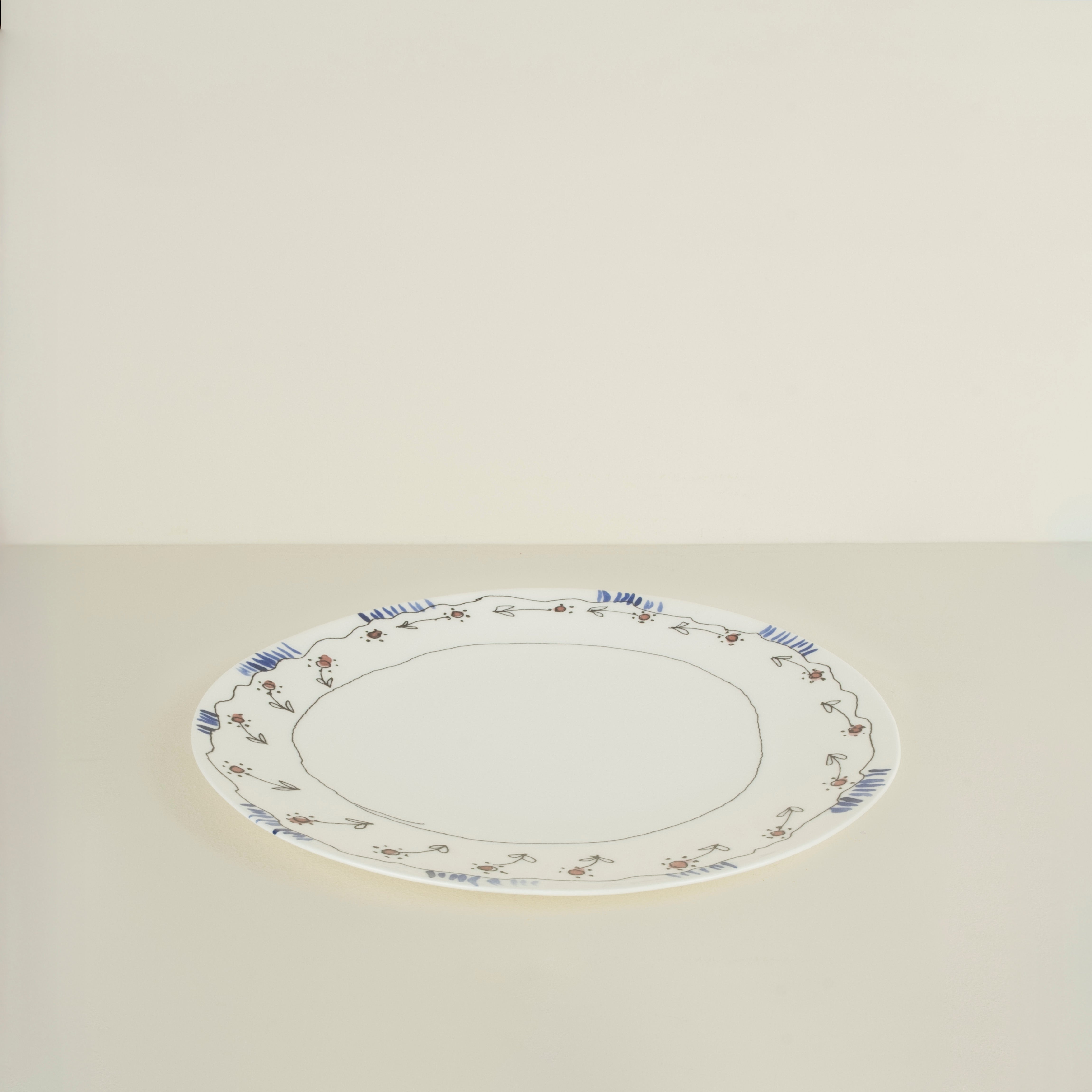 Large Plate L Anemone Milk