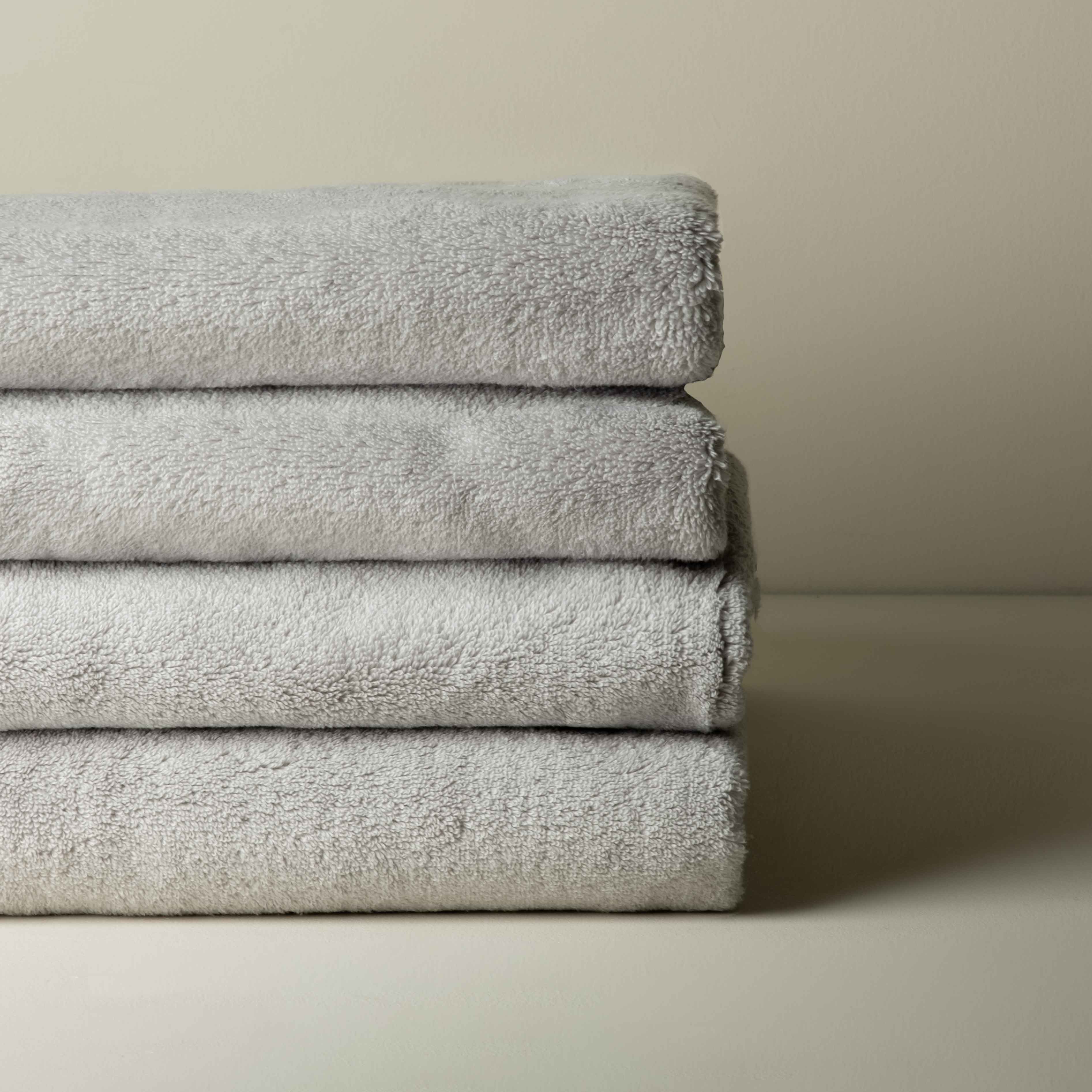 Milagro Bath Towel, Pool