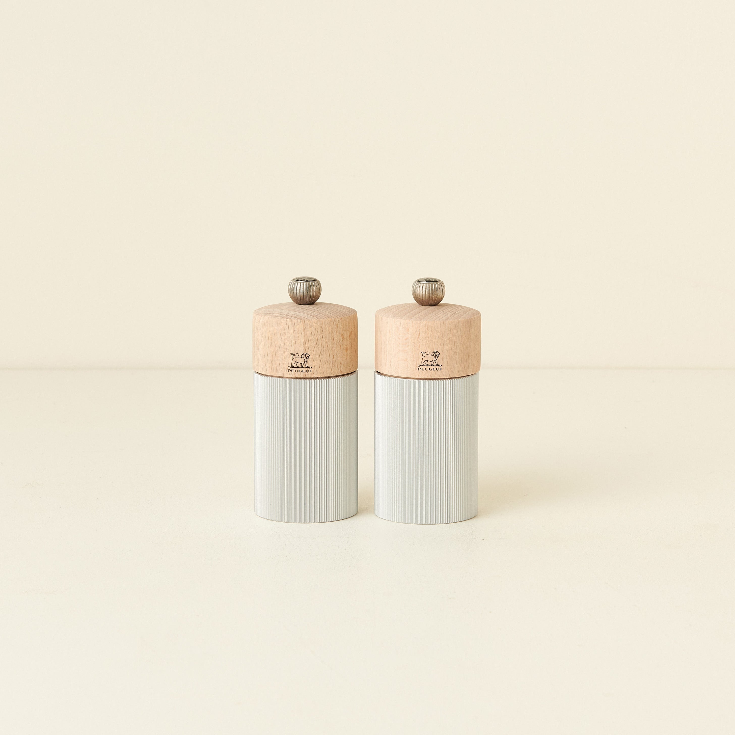 Line Salt + Pepper Mill, Natural 5"