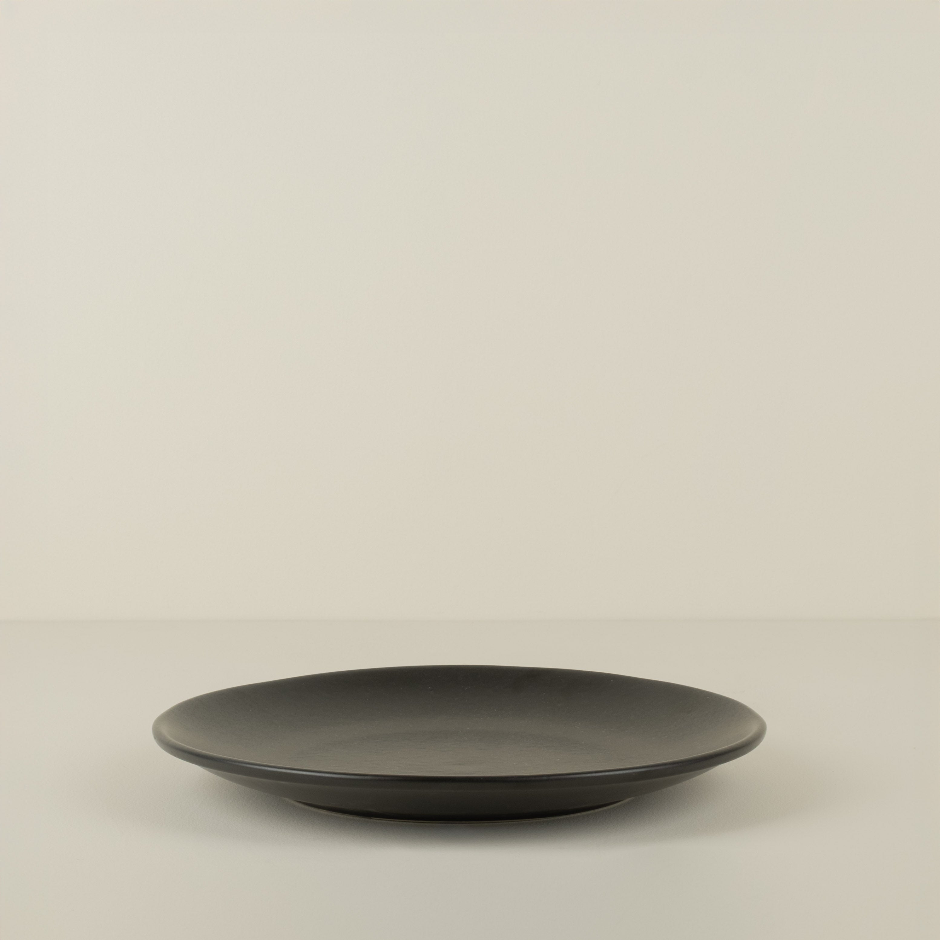 Roda Black Coupe Dinner Plate