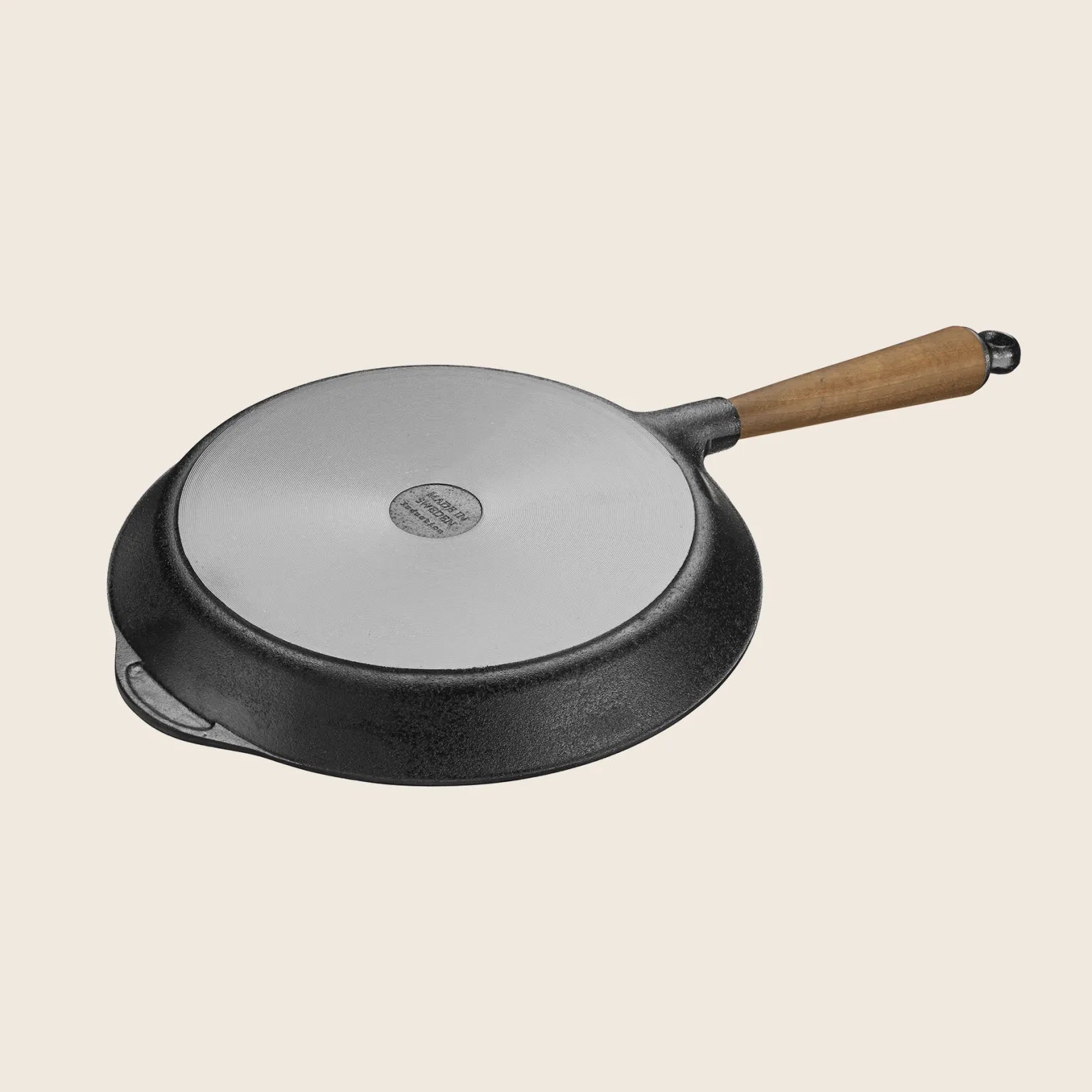 Skillet 11" with Walnut Handle