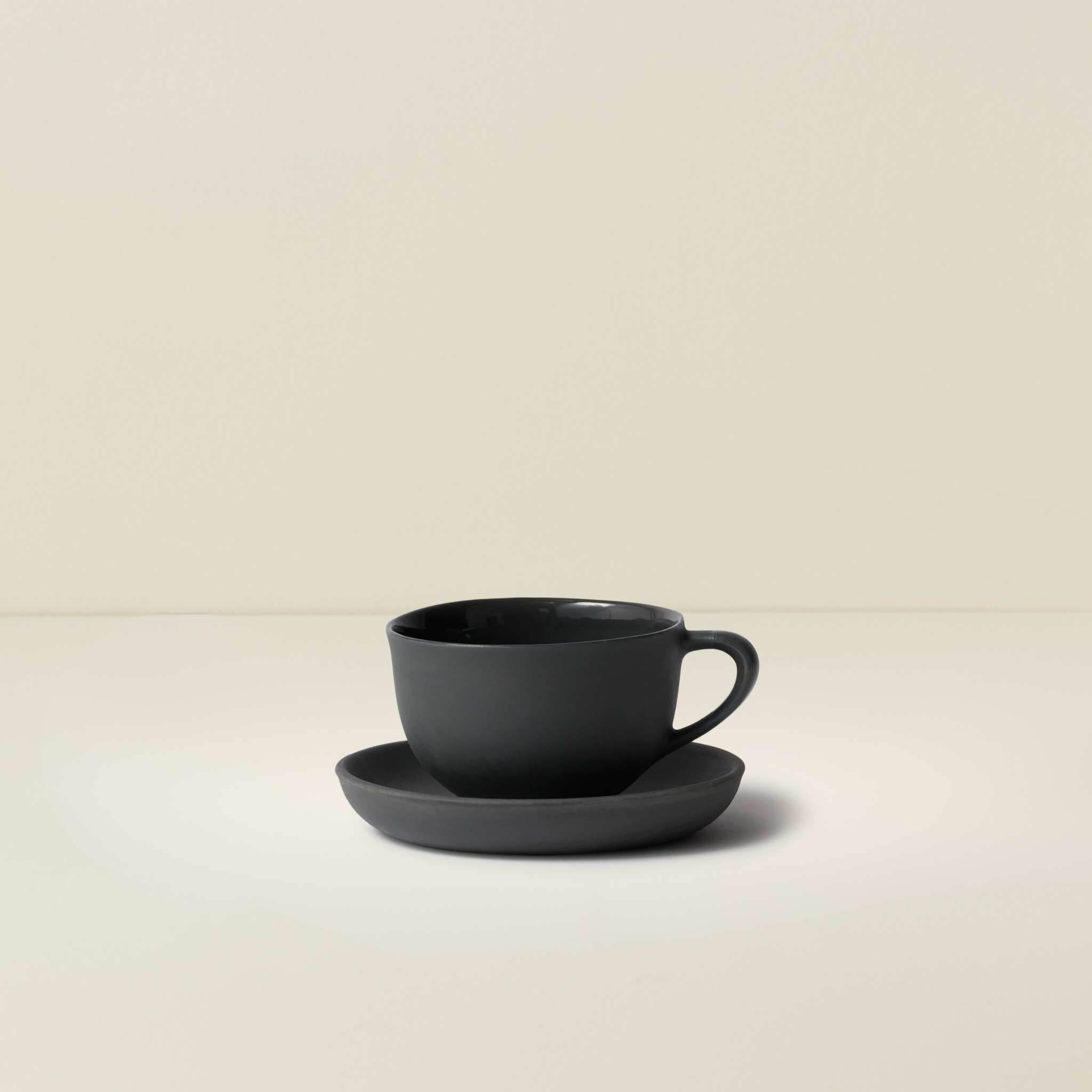 Tea Cup And Saucer Round