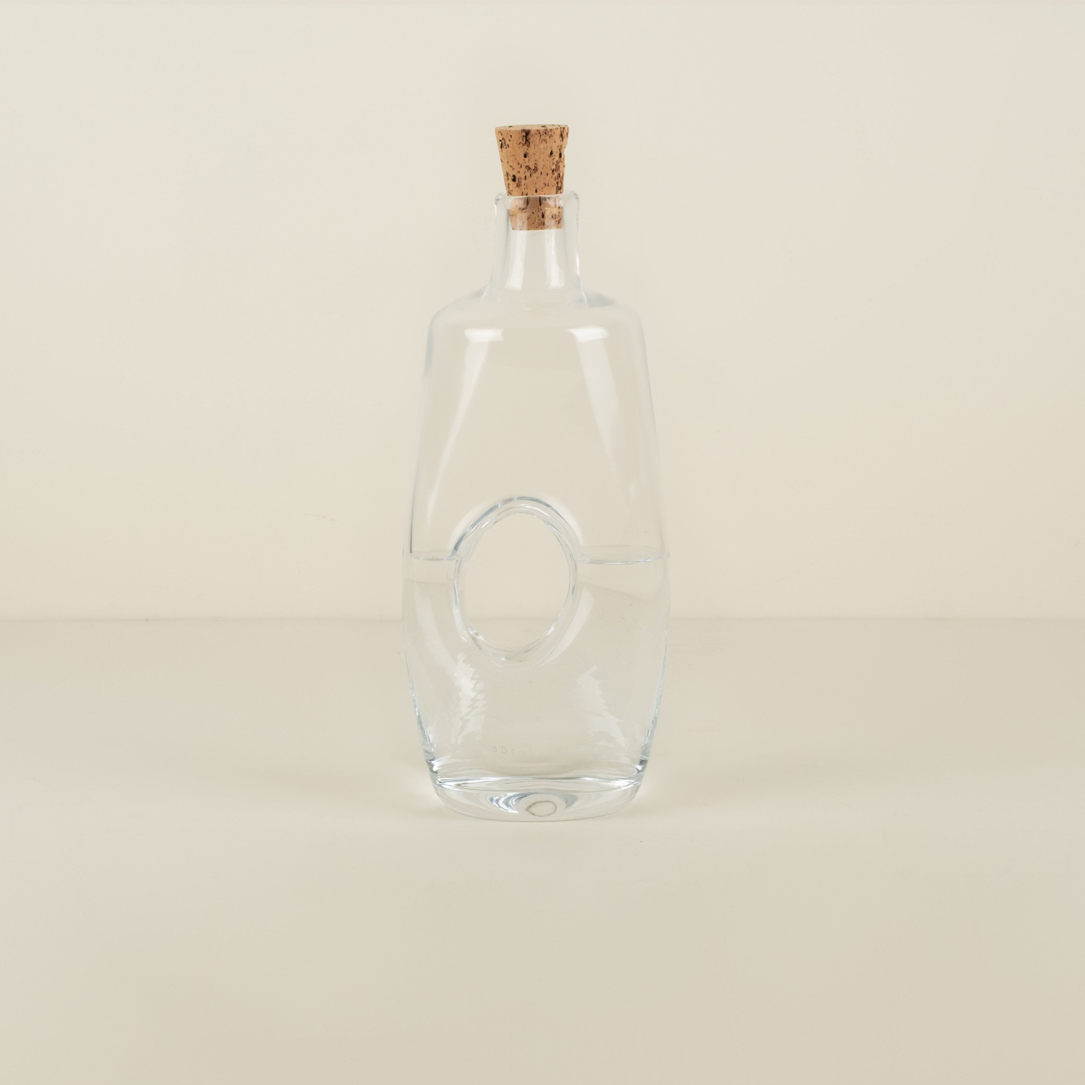 Void Carafe with Cork Stopper 1.1L